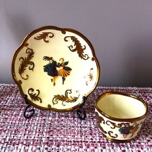 Wade “Festival” England (1953). Ceramic (sugar) bowl and saucer.